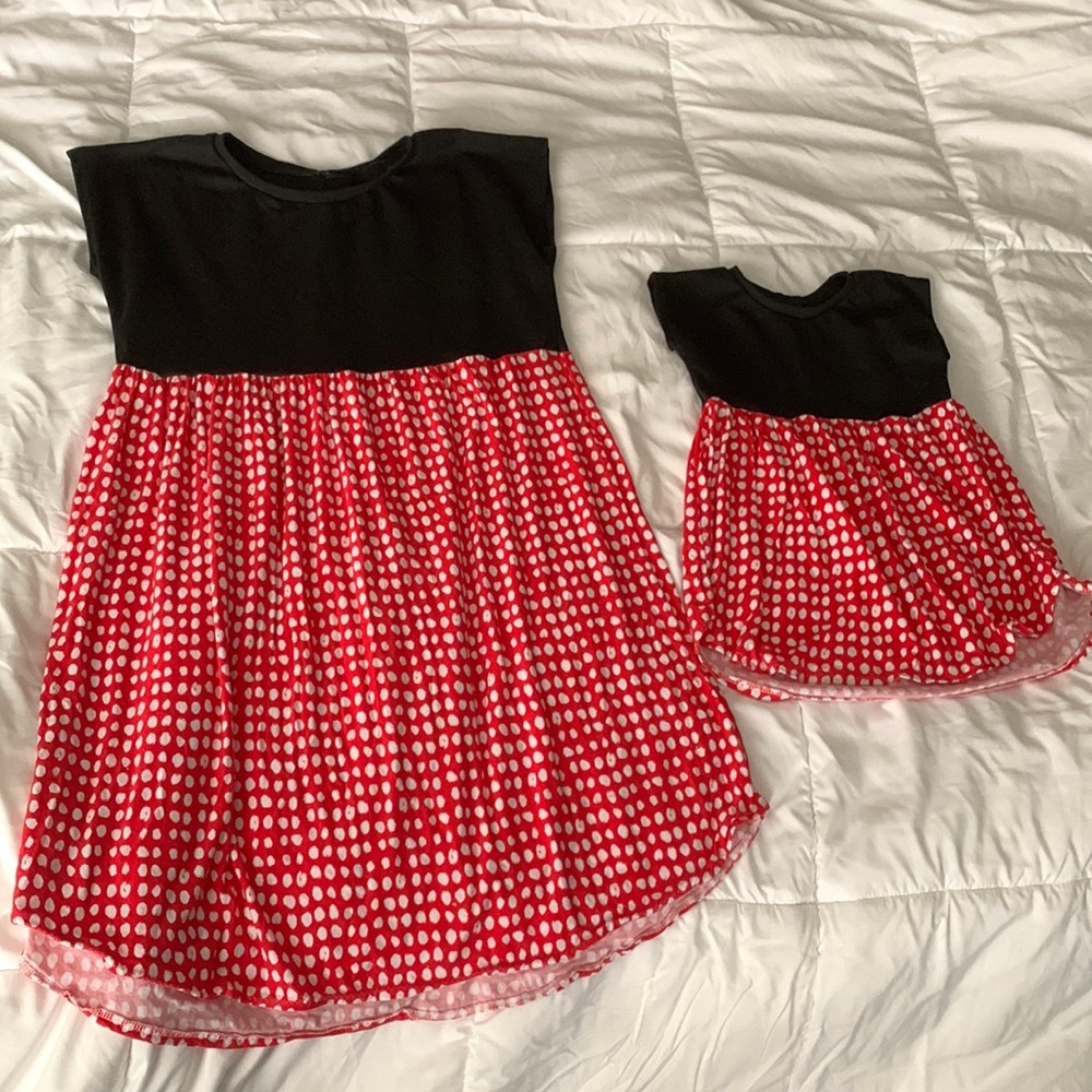 Mom & Daughter matching dresses. Size MD & 12-18 mnths. Minnie Mouse Disney